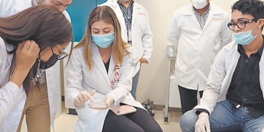 LOS ESTUDIANTES DE MEDICINA MANTIENEN AL SISTEMA DE SALUD MEXICANO: MARILÚ ACOSTA